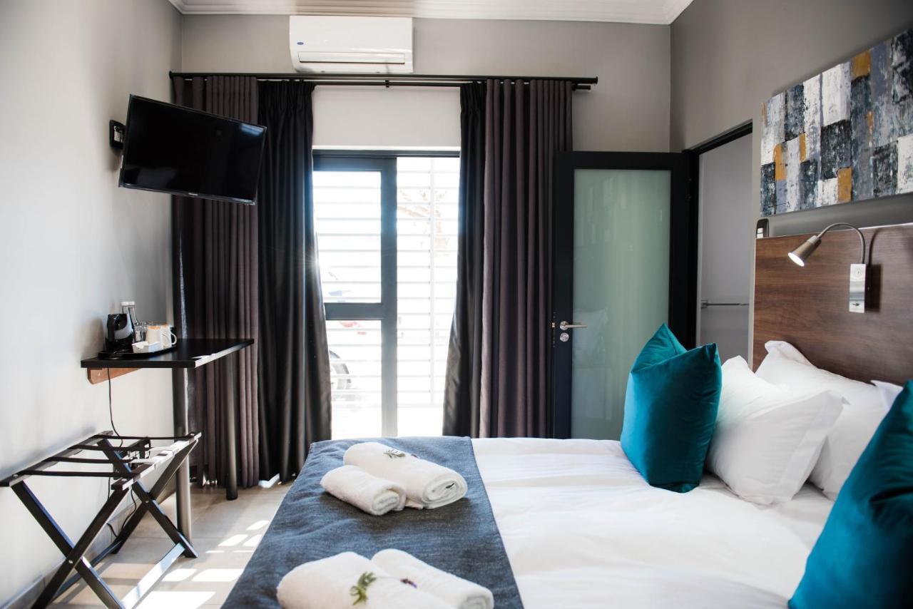 @Greys Guesthouse บลูมฟอนเทน ภายนอก รูปภาพ