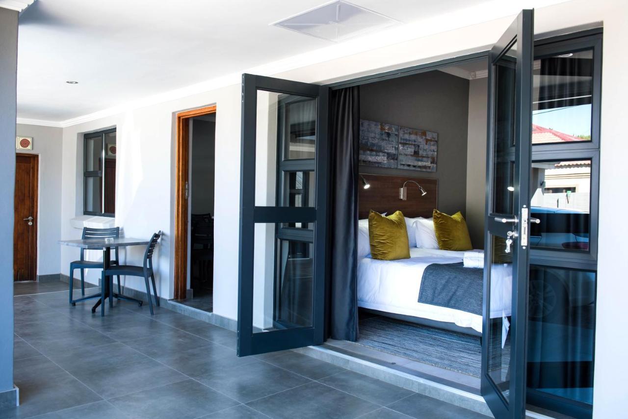 @Greys Guesthouse บลูมฟอนเทน ภายนอก รูปภาพ