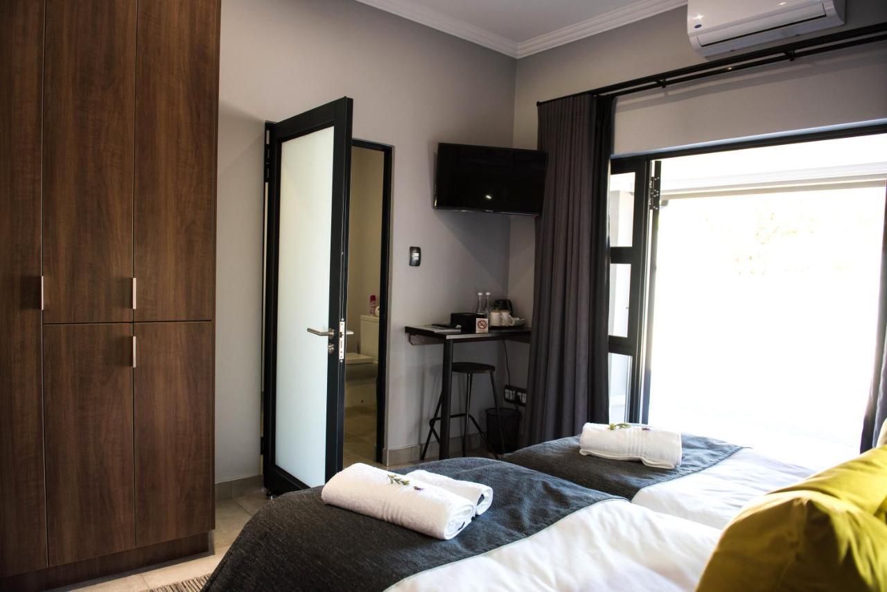 @Greys Guesthouse บลูมฟอนเทน ภายนอก รูปภาพ