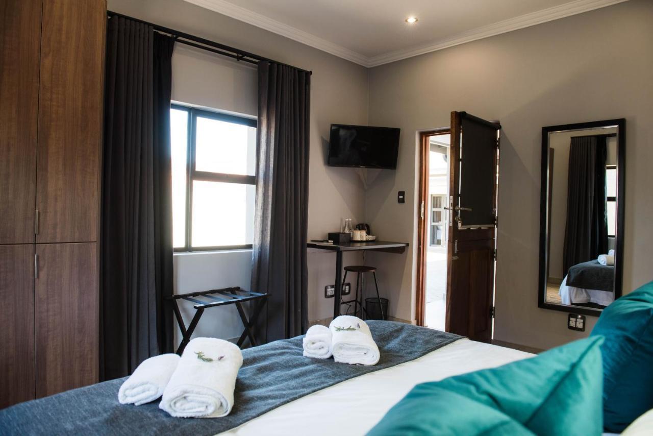 @Greys Guesthouse บลูมฟอนเทน ภายนอก รูปภาพ